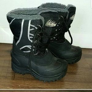 Nwot snow boots
